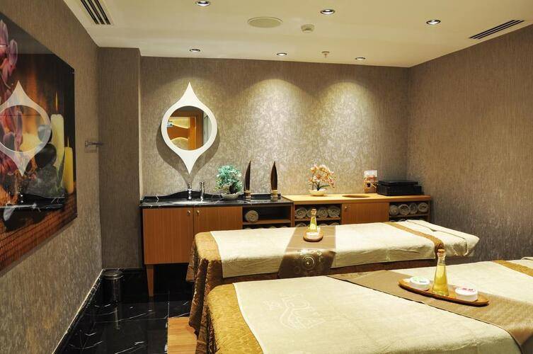 Veyron Hotels