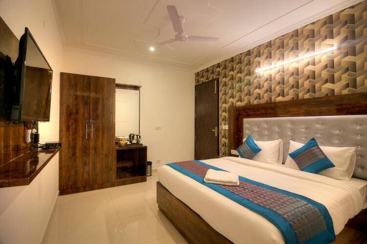 Hotel Ark Of Avalon