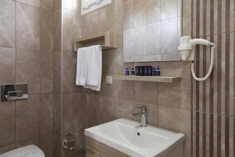 Niconya Port Suites & Hotel