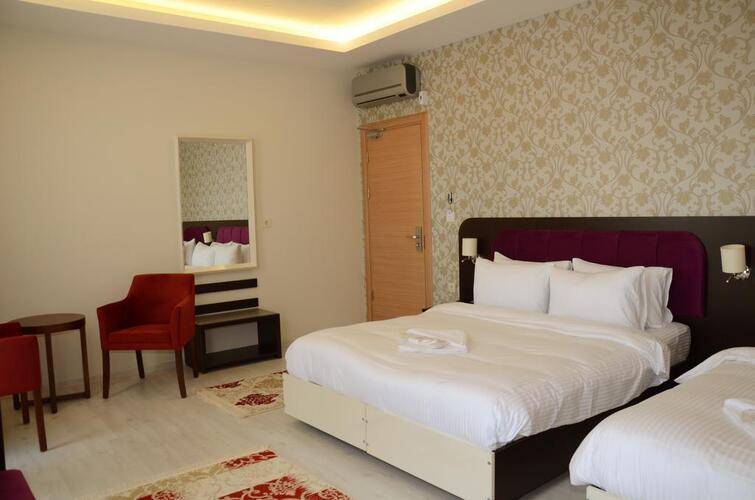 Niconya Port Suites & Hotel