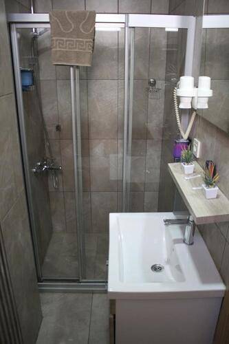 Niconya Port Suites & Hotel