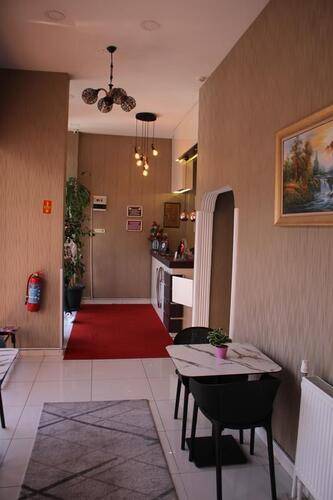 Niconya Port Suites & Hotel