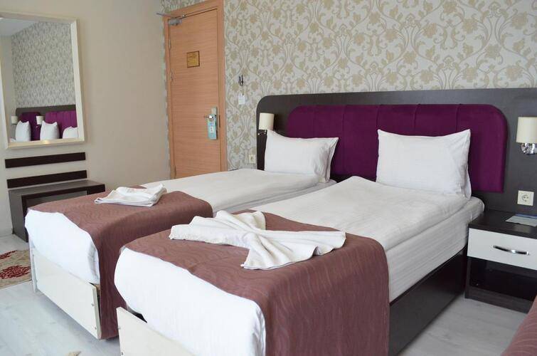 Niconya Port Suites & Hotel