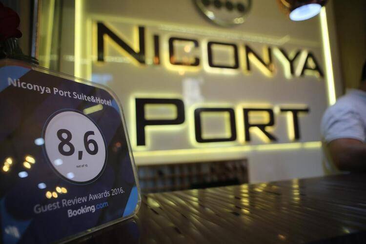Niconya Port Suites & Hotel