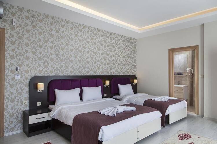 Niconya Port Suites & Hotel