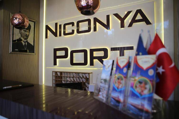 Niconya Port Suites & Hotel