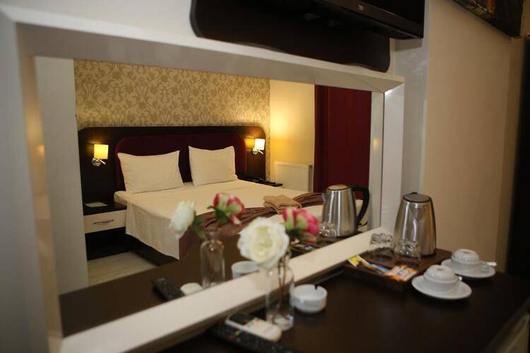 Niconya Port Suites & Hotel