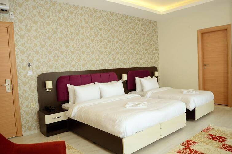 Niconya Port Suites & Hotel