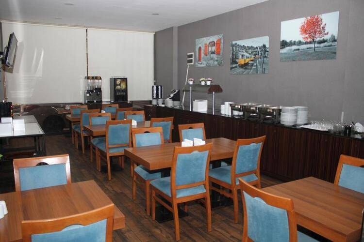 Niconya Port Suites & Hotel