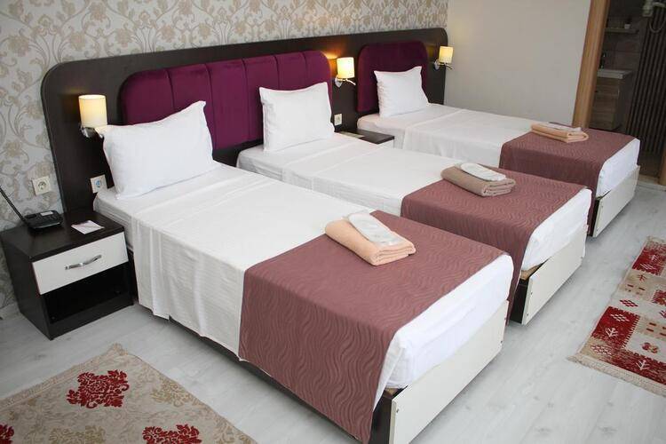 Niconya Port Suites & Hotel