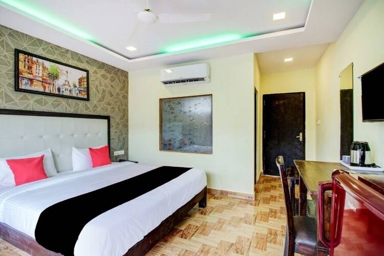 Royal Neptunian Goa (Ex. Royal Tulip Beach Cottages)