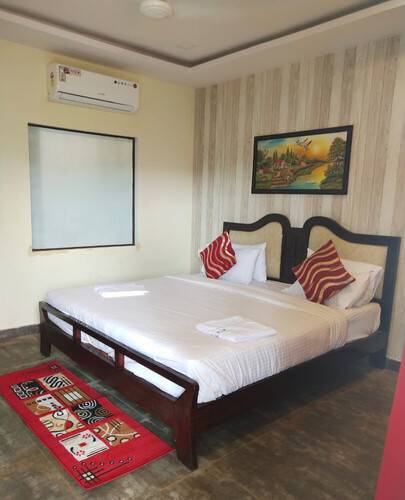 Royal Neptunian Goa (Ex. Royal Tulip Beach Cottages)