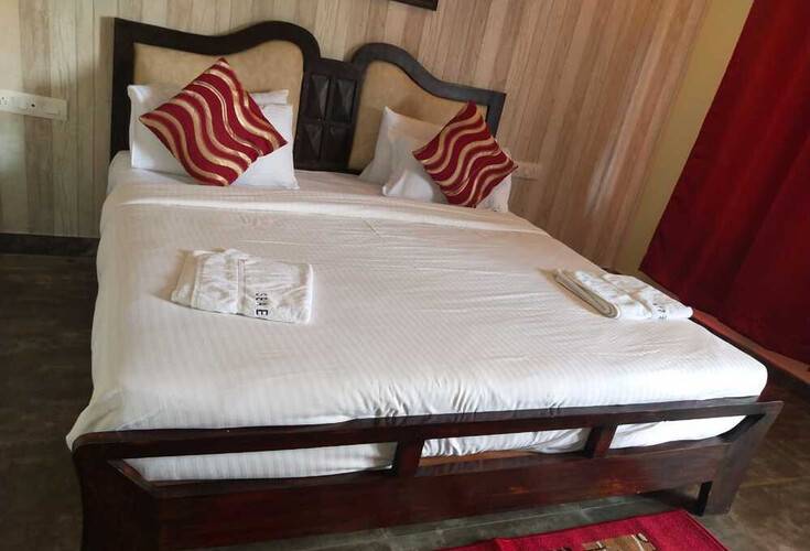 Royal Neptunian Goa (Ex. Royal Tulip Beach Cottages)