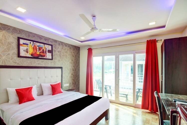 Royal Neptunian Goa (Ex. Royal Tulip Beach Cottages)