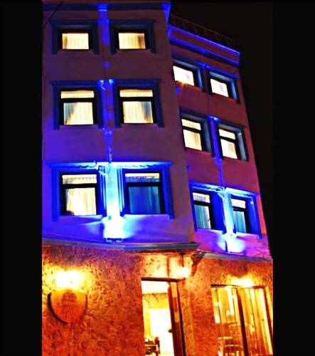 Lancelot Hotel