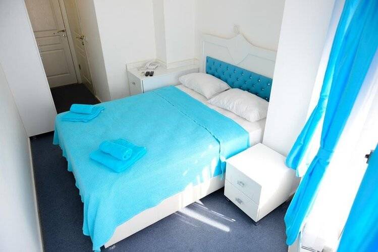 Lancelot Hotel