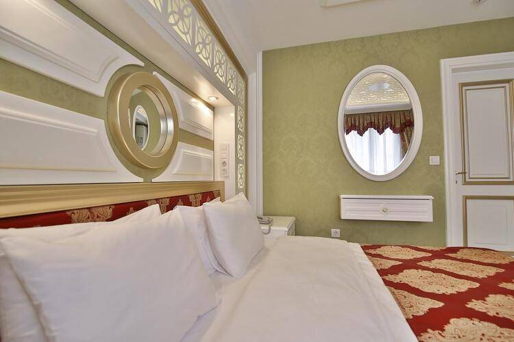 Queens Land Istanbul