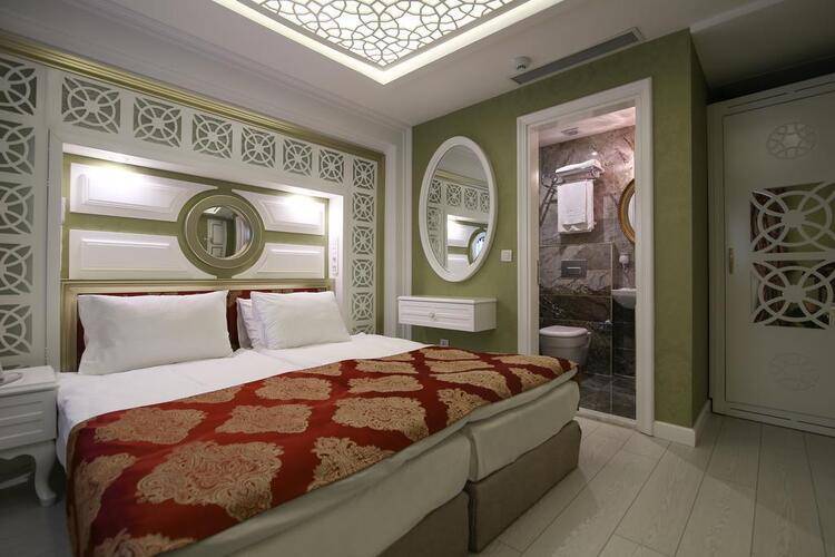Queens Land Istanbul