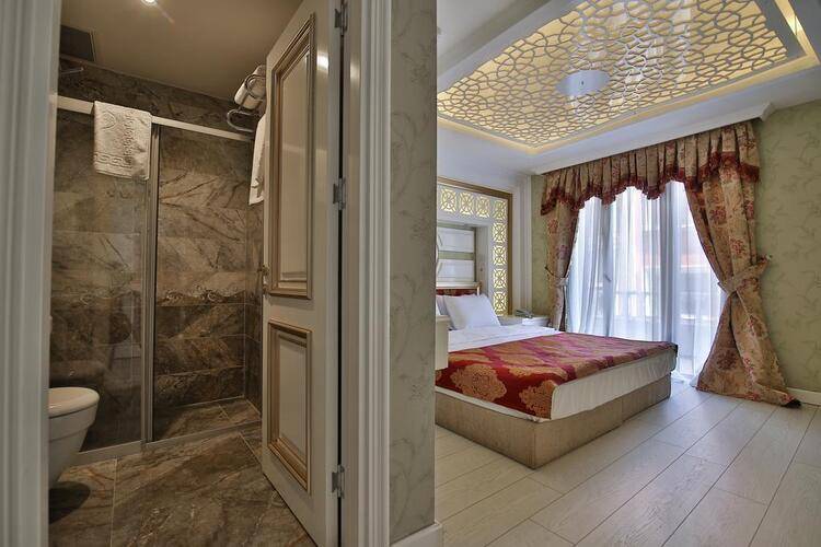 Queens Land Istanbul