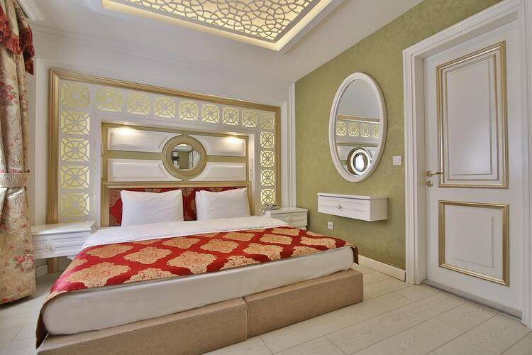 Queens Land Istanbul