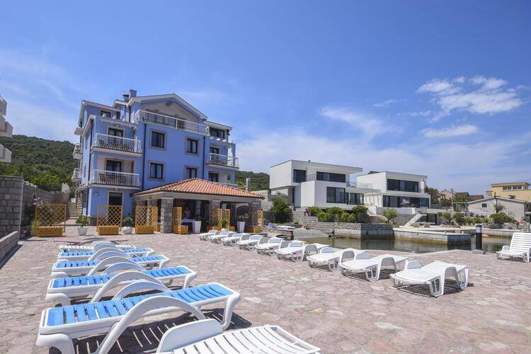 Aparthotel Villa Lav