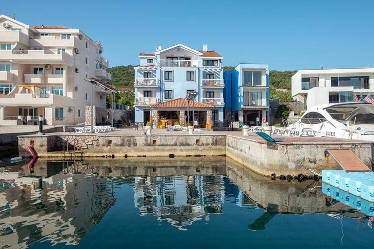 Aparthotel Villa Lav