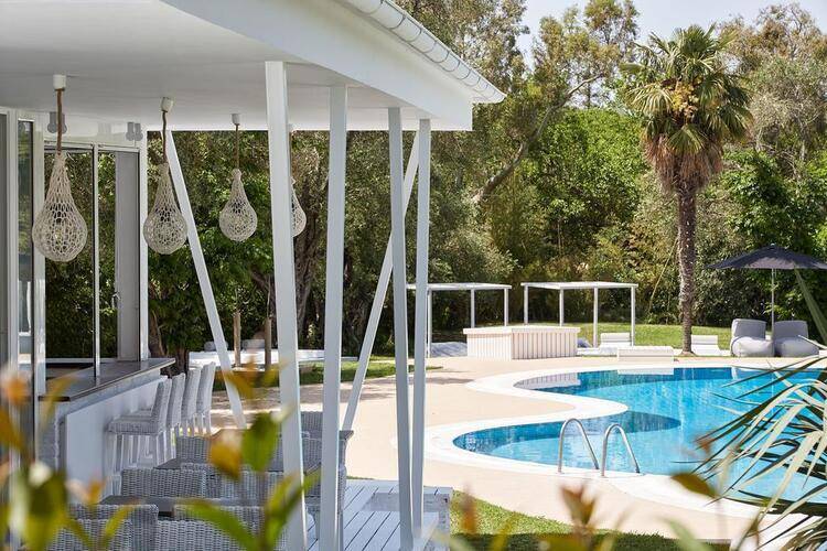 Mr And Mrs White Corfu (Adults Only 16+)