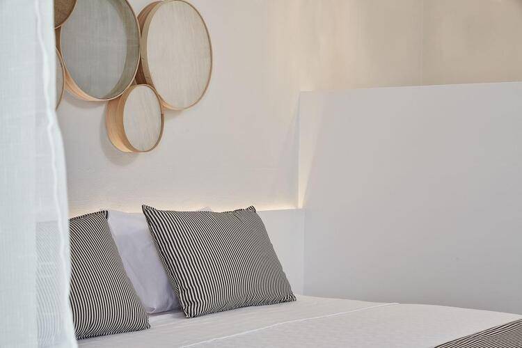 Mr And Mrs White Corfu (Adults Only 16+)