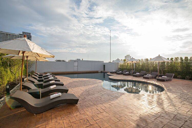 Oakwood Hotel Journeyhub Pattaya