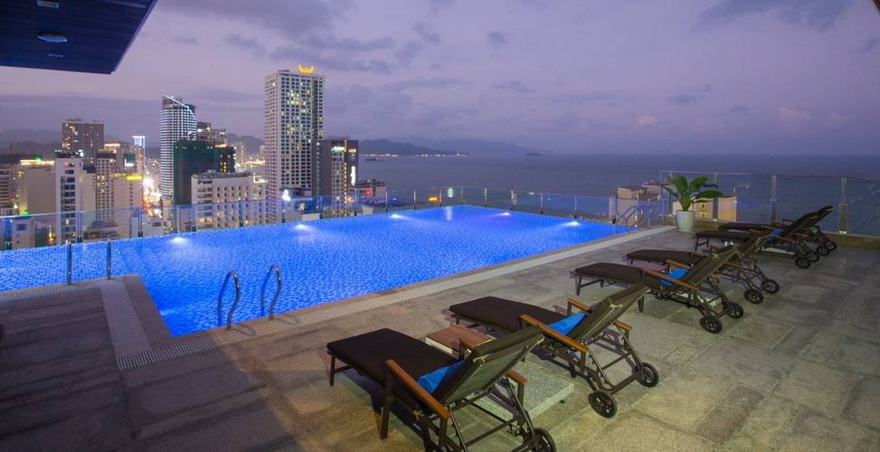 Green Beach Hotel