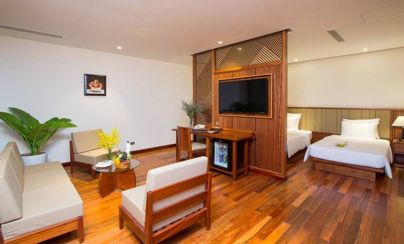 Green Beach Hotel