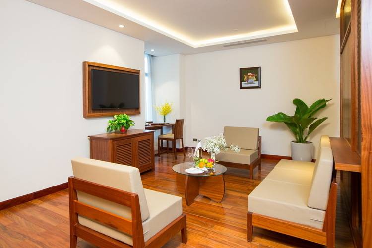 Green Beach Hotel