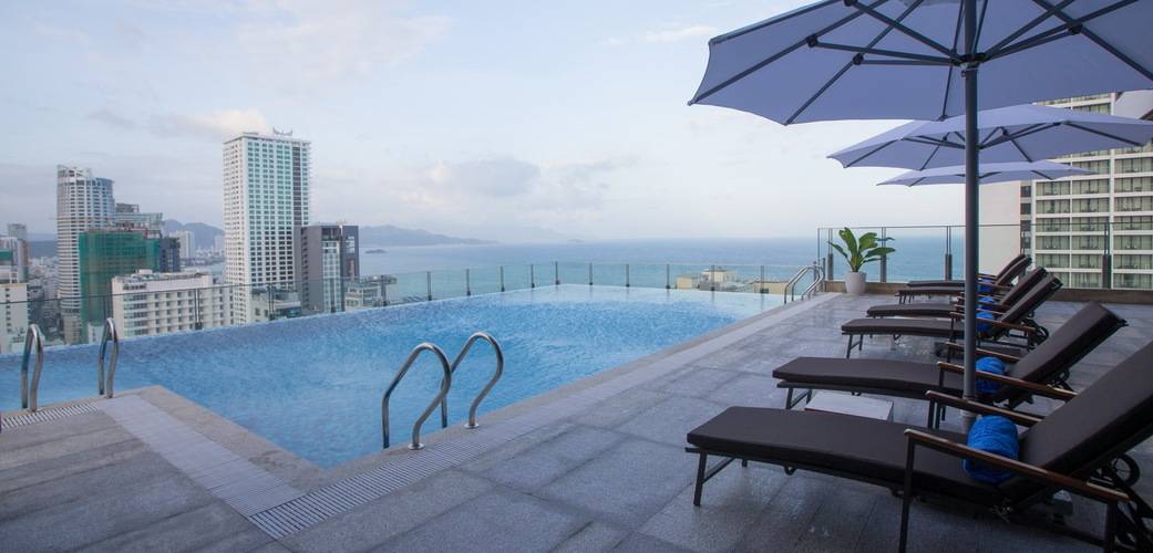 Green Beach Hotel