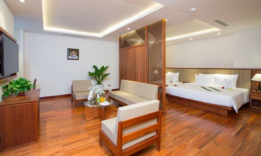 Green Beach Hotel