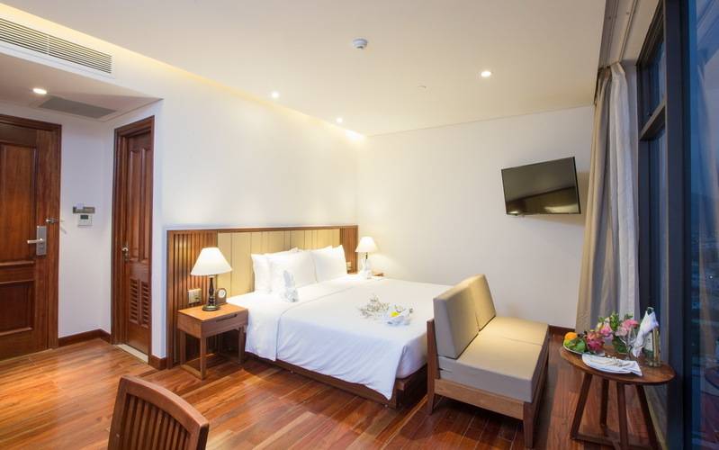 Green Beach Hotel