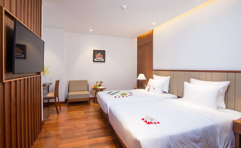 Green Beach Hotel