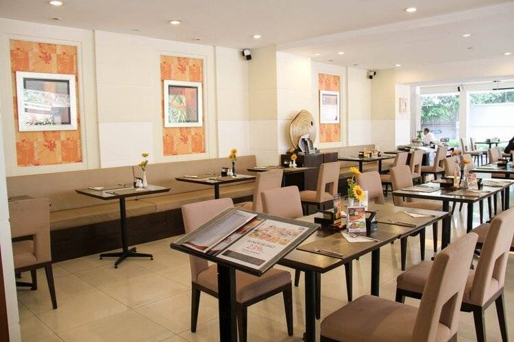 Furamaxclusive Sathorn