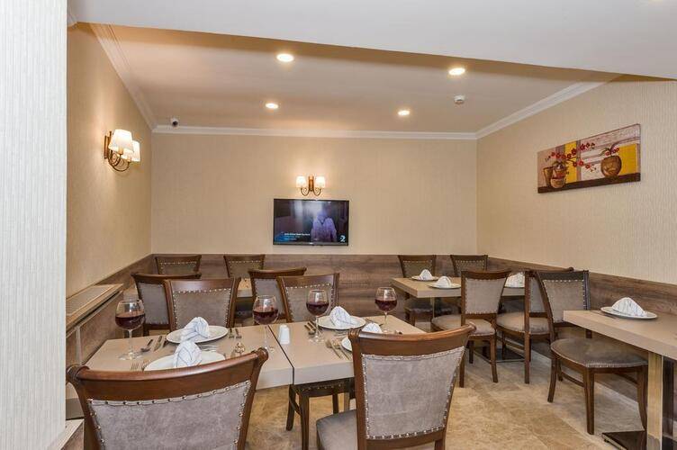 Alphonse Hotel