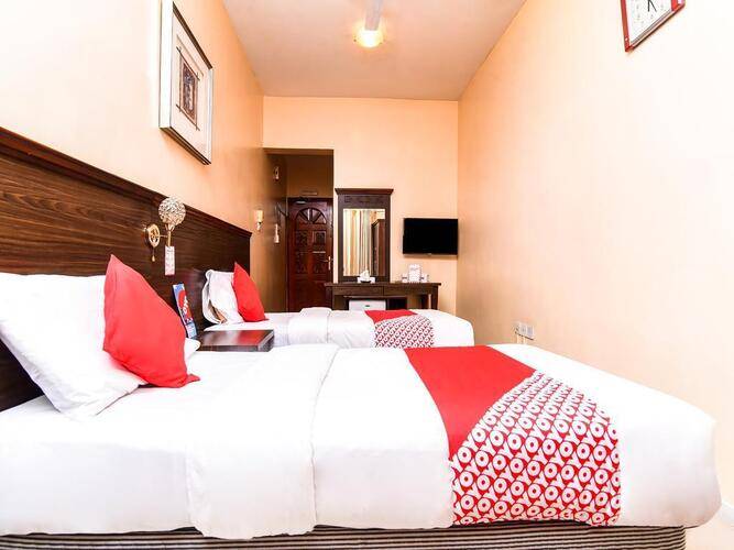 Oyo 166 Melody Queen Hotel