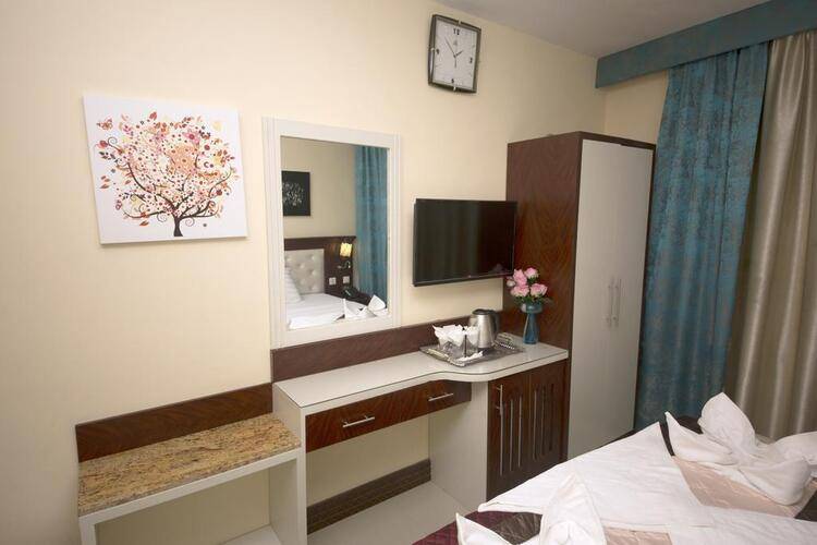 Mariana Hotel