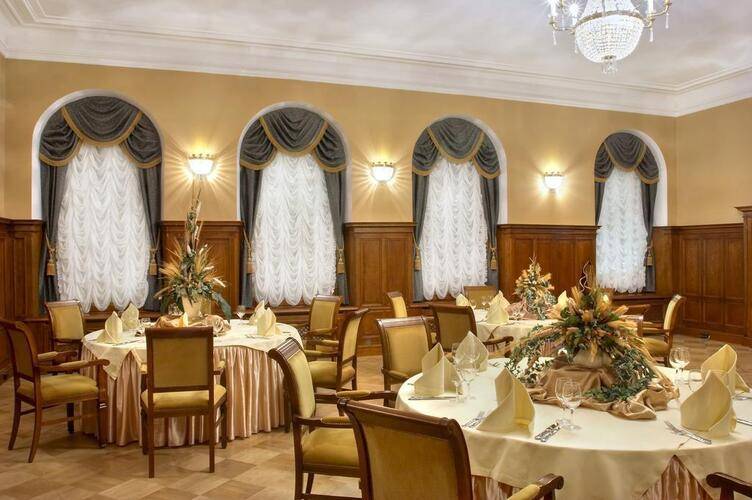 Петро Палас Отель