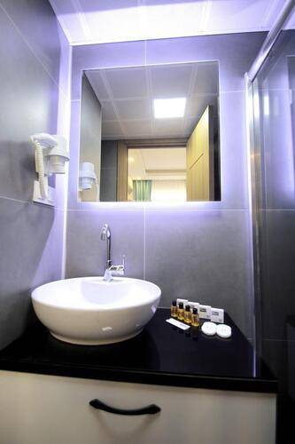 Hira Hotel