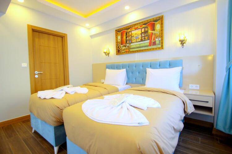 Hira Hotel
