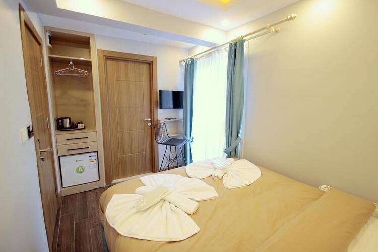 Hira Hotel