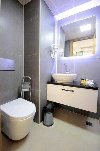 Hira Hotel