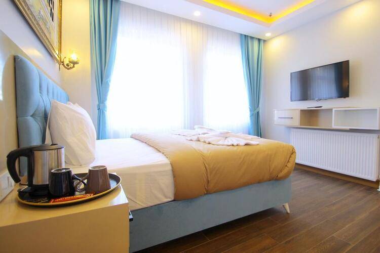 Hira Hotel