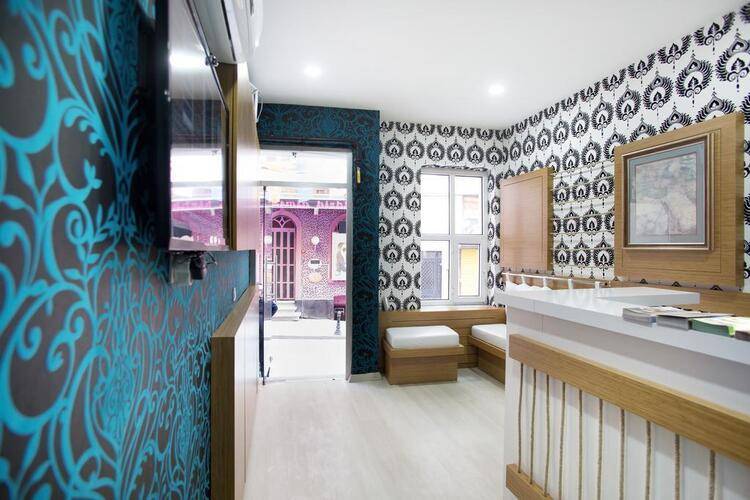 La Pazza Suites