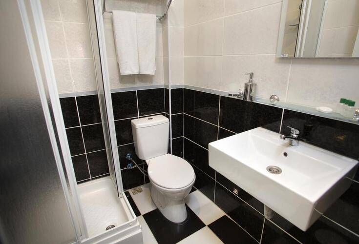 La Pazza Suites