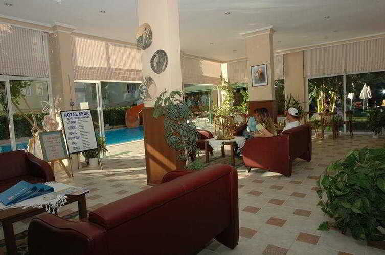 The S Aparts & Suites Hotel