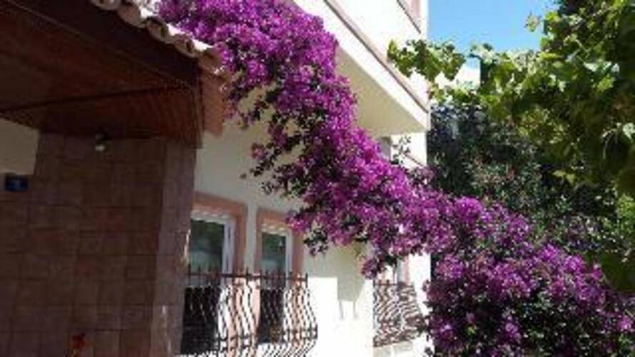 The S Aparts & Suites Hotel